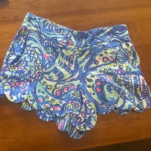 Lilly Pulitzer shorts! Fun blue print!
